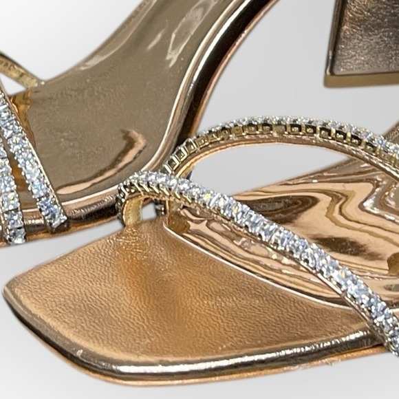 NIB BADGLEY MISCHKA Lillie Crystal Dual-Strapped Block Heels in Champagne, 7.5 - Picture 10 of 11